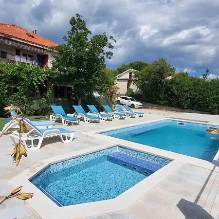 Apartman Sa Privatnim Bazenom * Novi Vinodolski