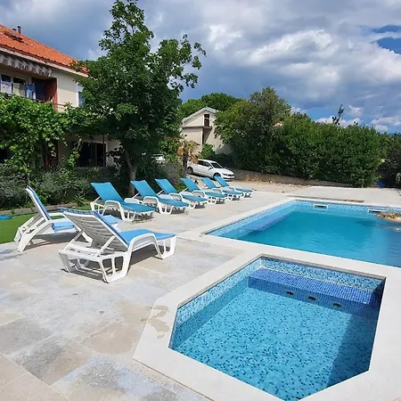 Apartman Sa Privatnim Bazenom * Novi Vinodolski