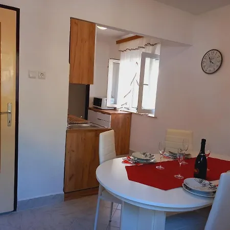 Apartment Apartman Sa Privatnim Bazenom Novi Vinodolski